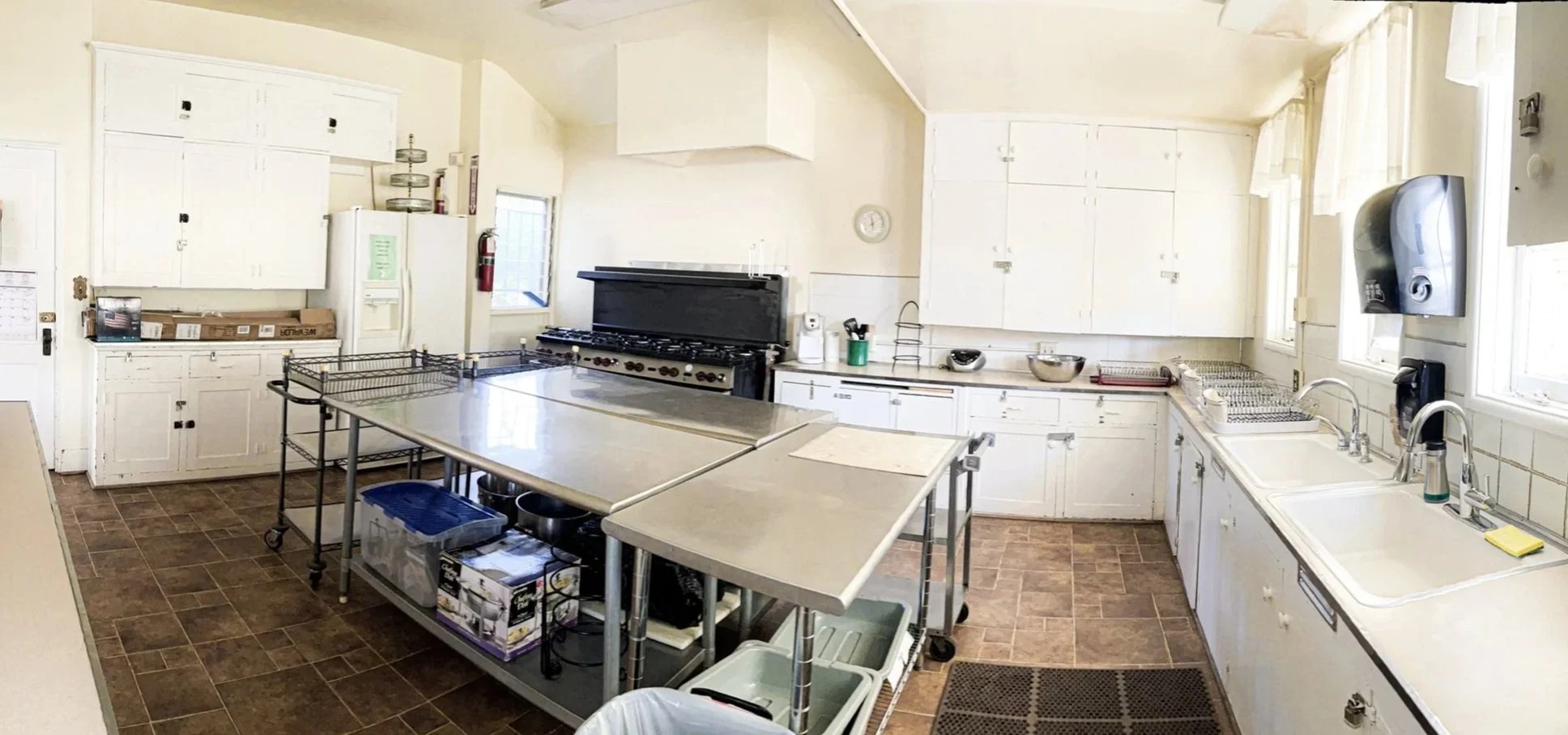 Full Kitchen for Catering Use